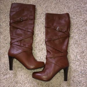 Woman’s Furla brown leather boots